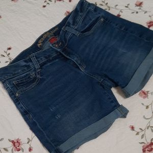 Arizona jean shorts size 5 medium wash